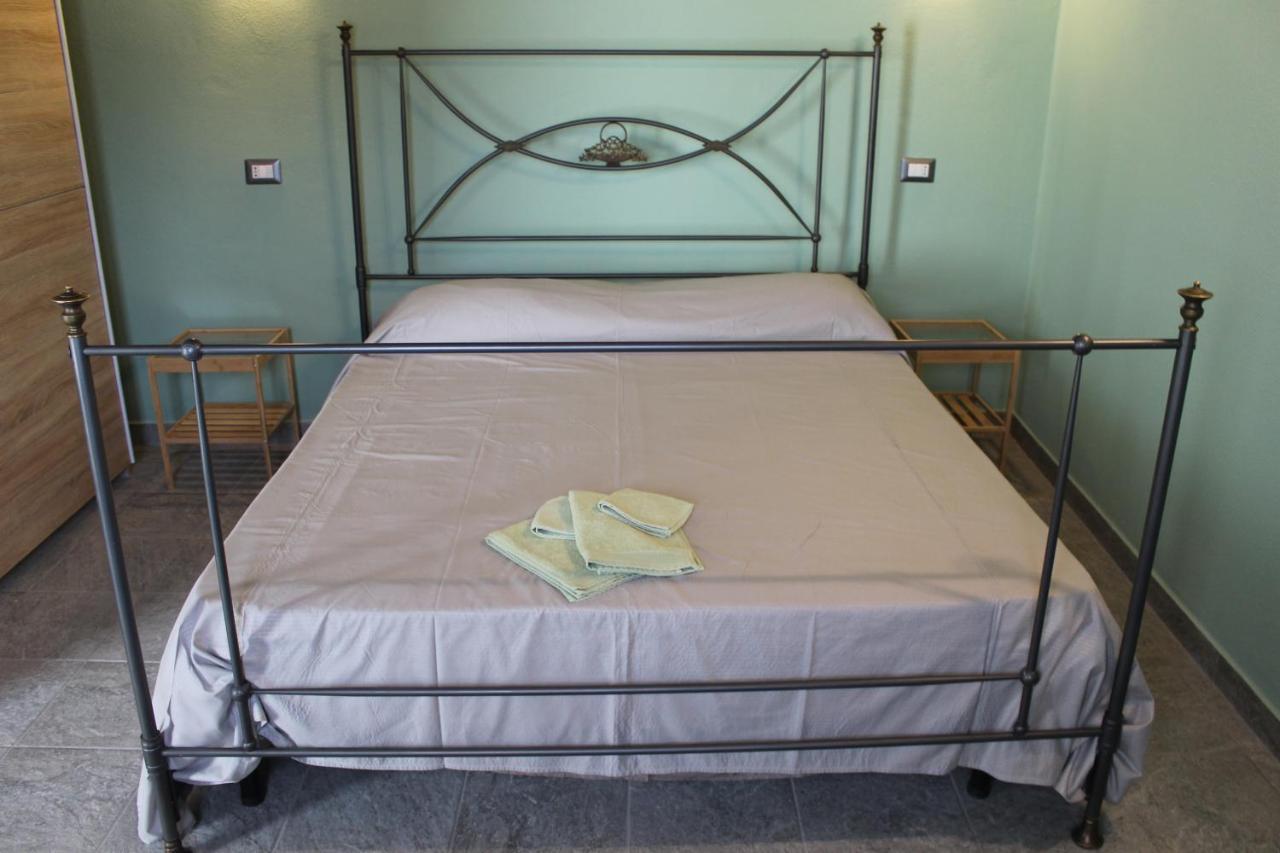 Sa Domu Beccia B&B Uras Kültér fotó