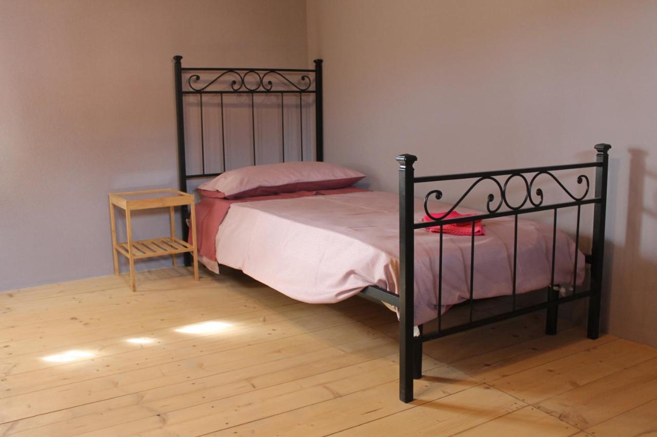 Sa Domu Beccia B&B Uras Kültér fotó