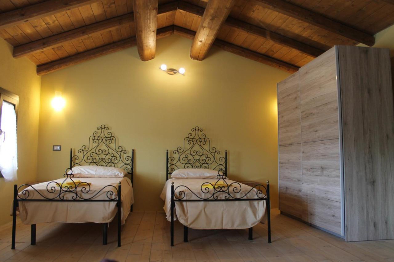 Sa Domu Beccia B&B Uras Kültér fotó