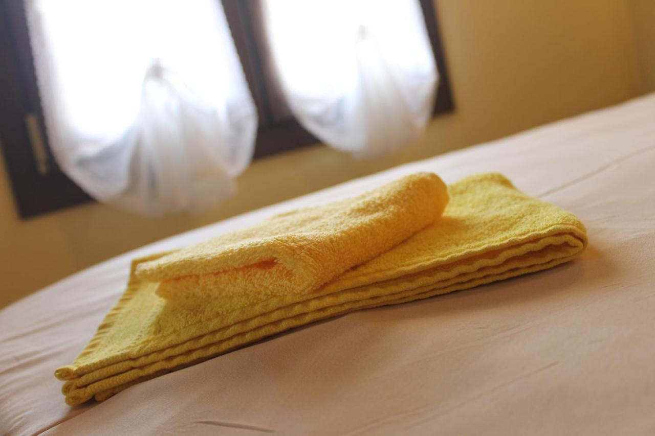 Sa Domu Beccia B&B Uras Kültér fotó